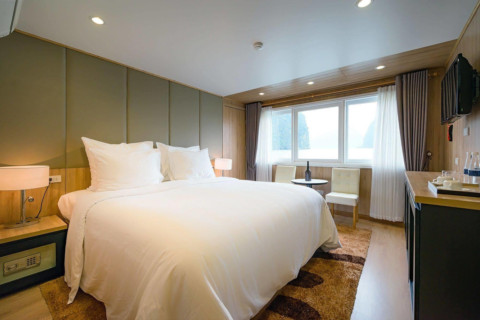 La Vela Premium Cruise - Managed By Paradise Cruises Ha Long Esterno foto