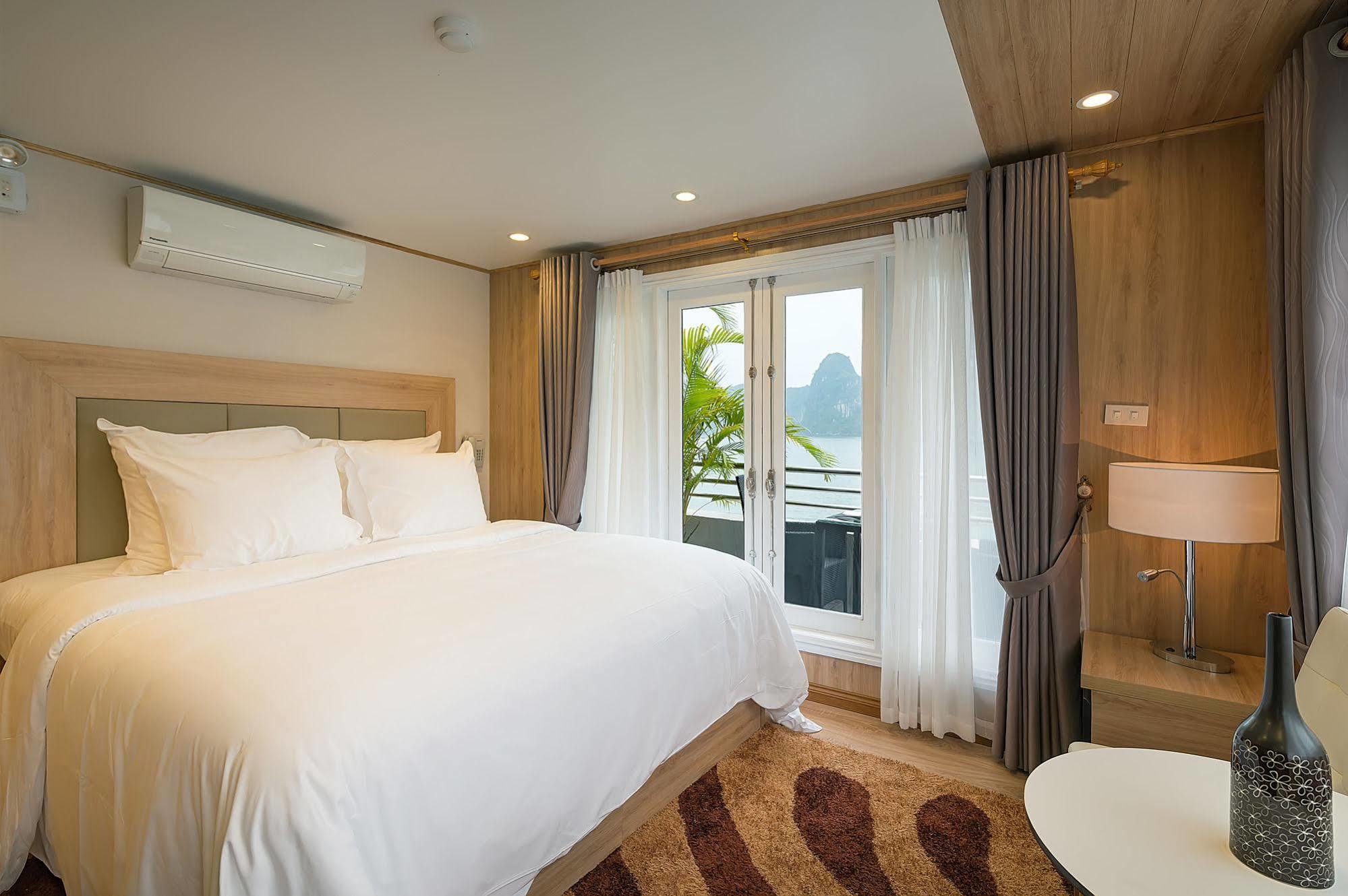 La Vela Premium Cruise - Managed By Paradise Cruises Ha Long Esterno foto